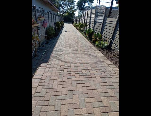 3 BEDROOM HOUSE FOR SALE IN RUSTENBURG EAST